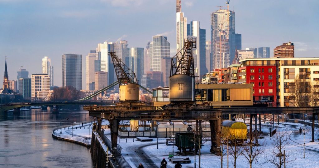 Urban Partners adds KKR principal to German strategic transactions team – Green Street News