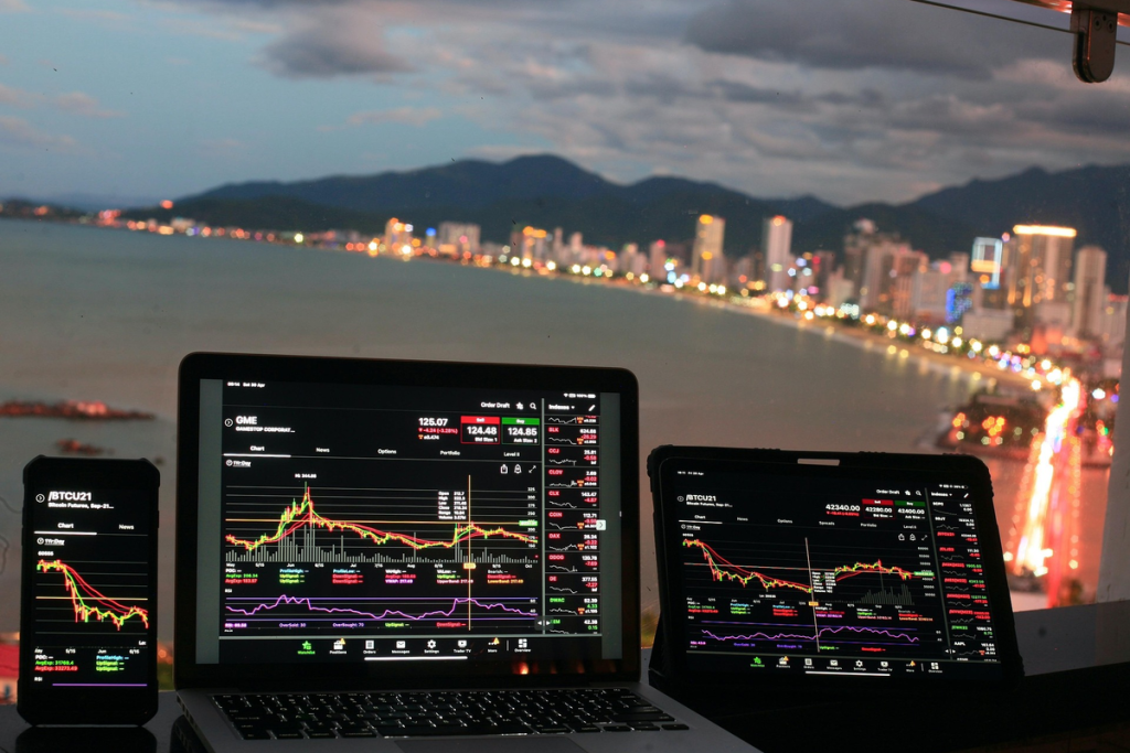 CME Group stock (US12572Q1058): derivatives giant updates investors after latest earnings