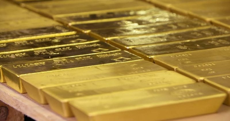 China quietly stockpiling gold as reserves rise amid price decline