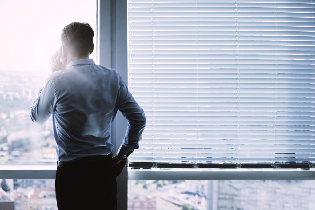 Advisors Turn More Cautious on the Economy Even as Market Optimism Holds