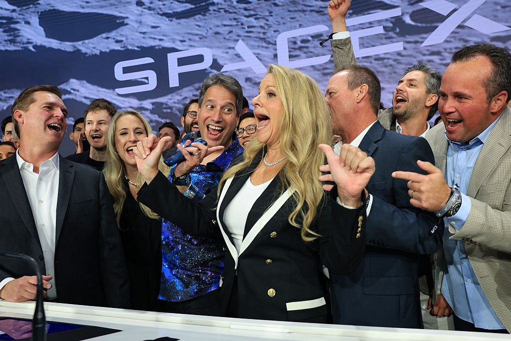 How Hedge Funds Made Billions From Forced Buying of SpaceX Shares By Index Funds